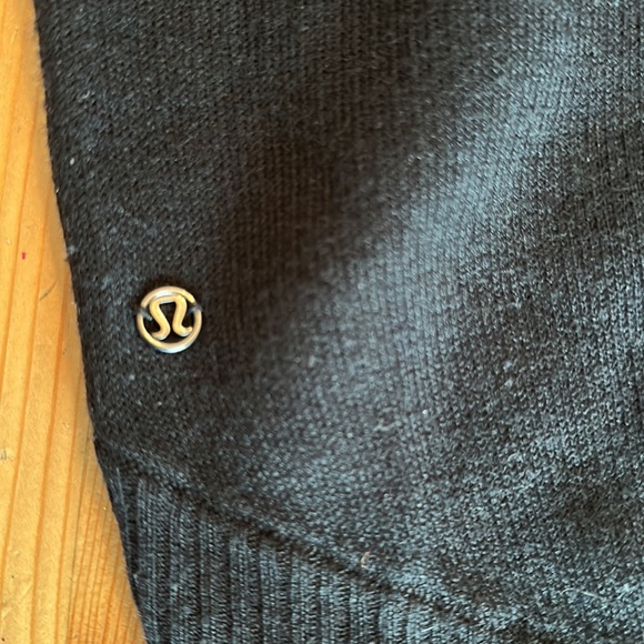Lululemon reversible sweater - Picture 3 of 6